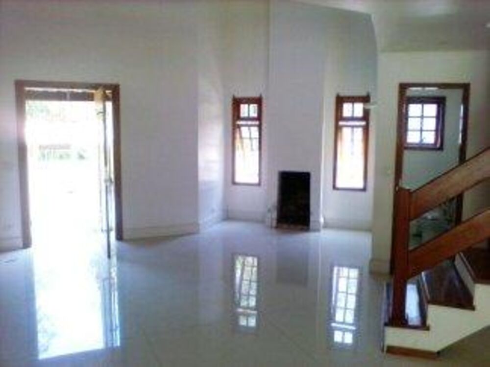 Casa de Condomínio à venda com 3 quartos, 250m² - Foto 3