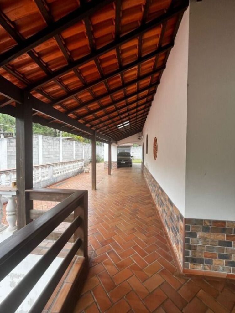 Casa de Condomínio à venda com 3 quartos, 325m² - Foto 2