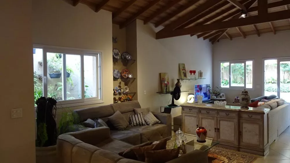 Casa de Condomínio à venda com 3 quartos, 220m² - Foto 4