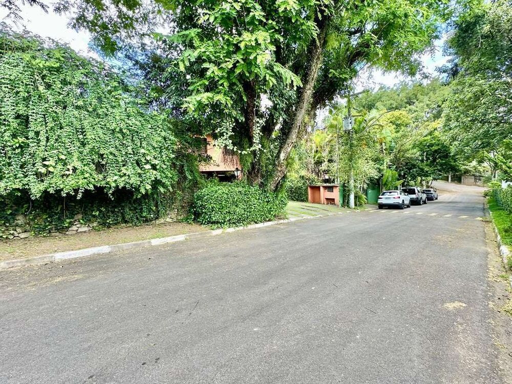 Casa de Condomínio à venda com 4 quartos, 417m² - Foto 1