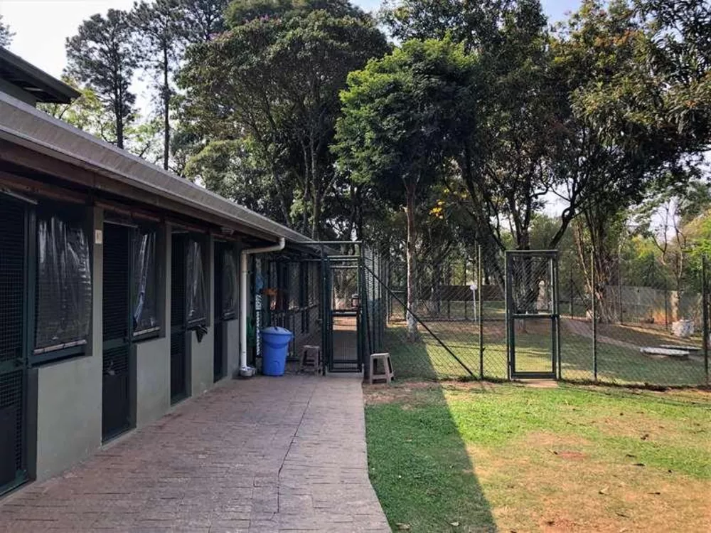 Casa de Condomínio à venda com 4 quartos, 800m² - Foto 2