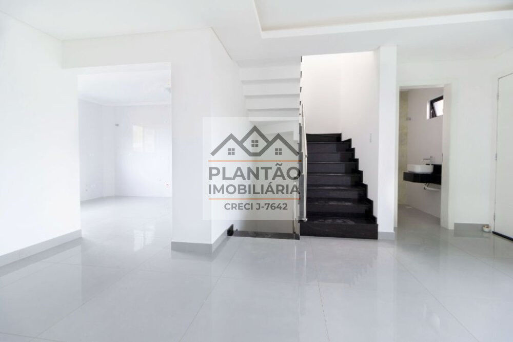 Sobrado à venda com 3 quartos, 1610m² - Foto 2