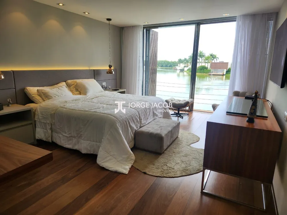 Casa, 4 quartos, 305 m² - Foto 1