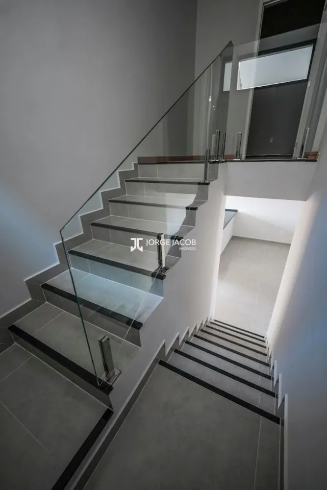 Casa, 4 quartos, 263 m² - Foto 1