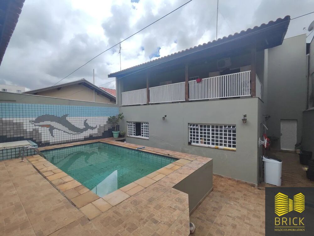 Casa, 3 quartos, 240 m² - Foto 1