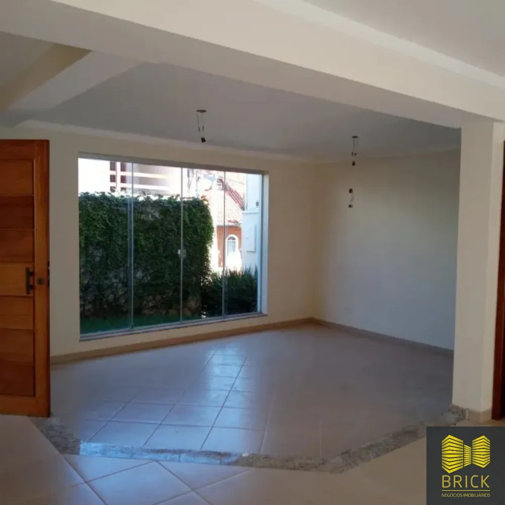 Casa, 4 quartos, 238 m² - Foto 2
