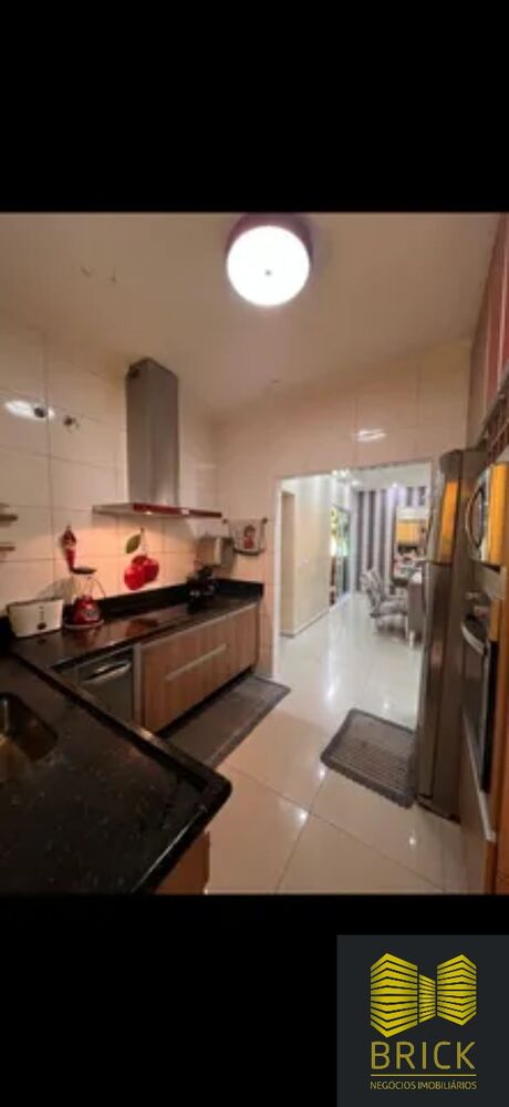 Casa, 3 quartos, 180 m² - Foto 1