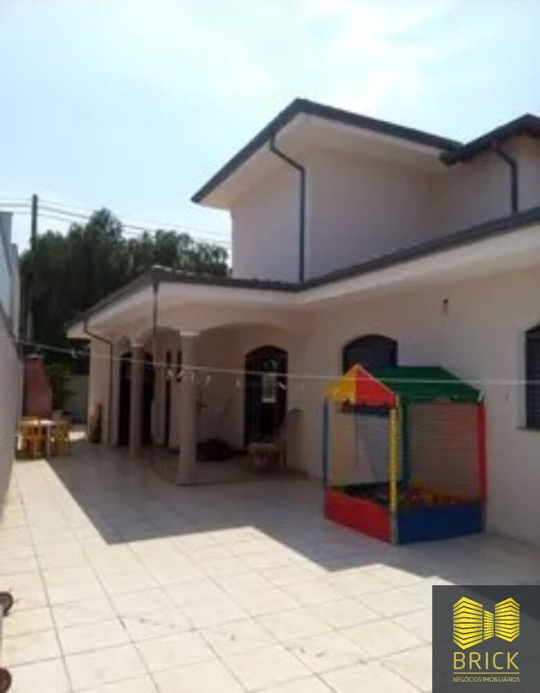 Casa, 3 quartos, 217 m² - Foto 1