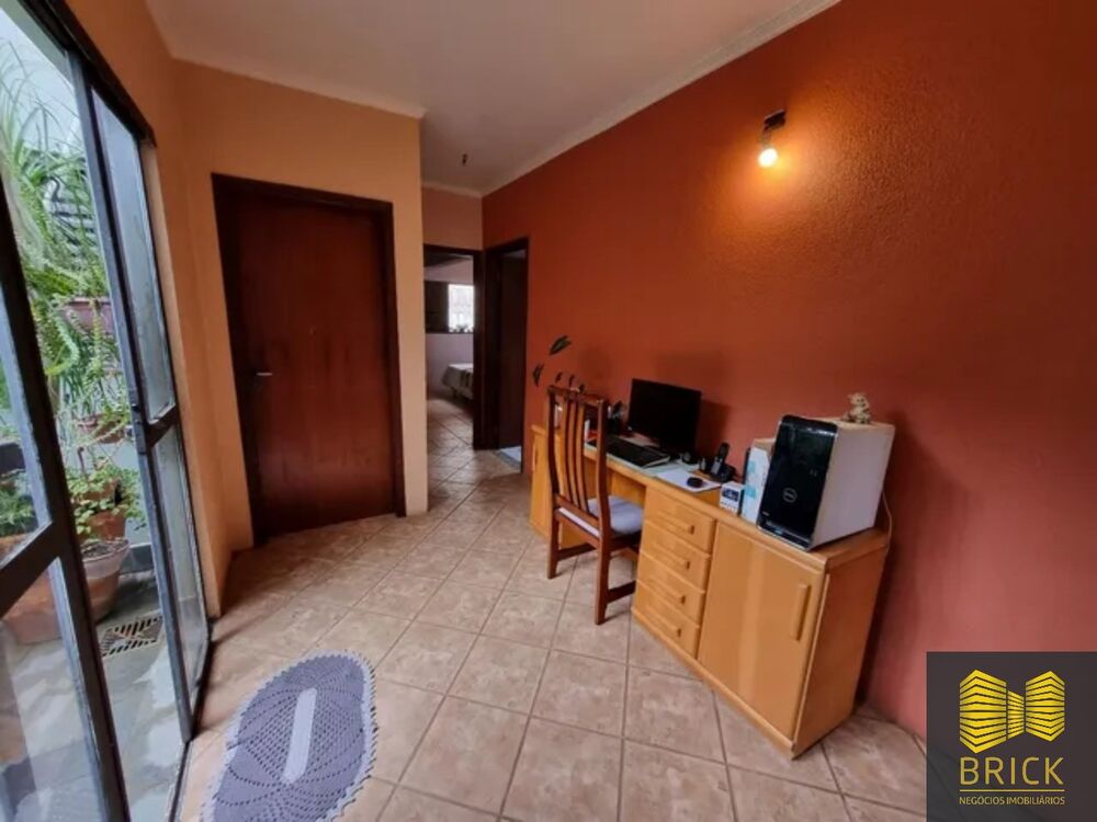 Casa à venda com 3 quartos, 238m² - Foto 4