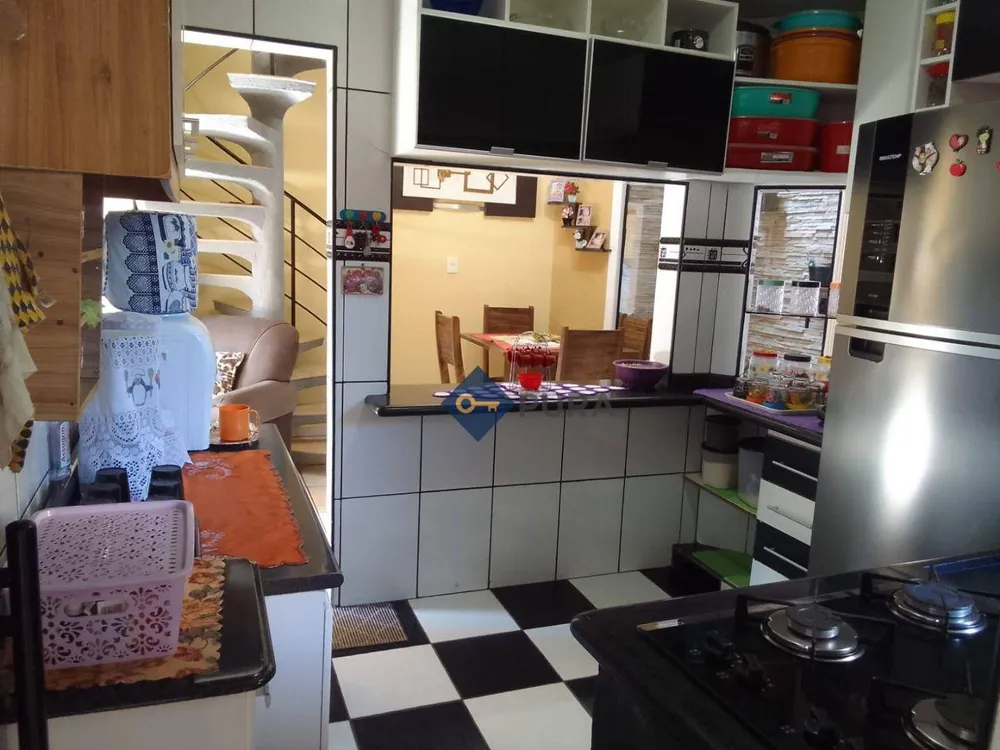 Sobrado, 3 quartos, 182 m² - Foto 3