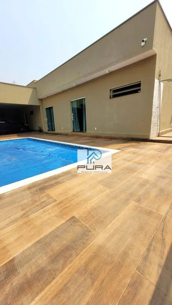 Casa, 3 quartos, 215 m² - Foto 2