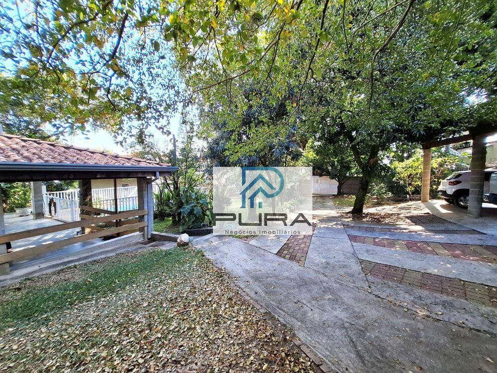 Chácara, 4 quartos, 1696 m² - Foto 1