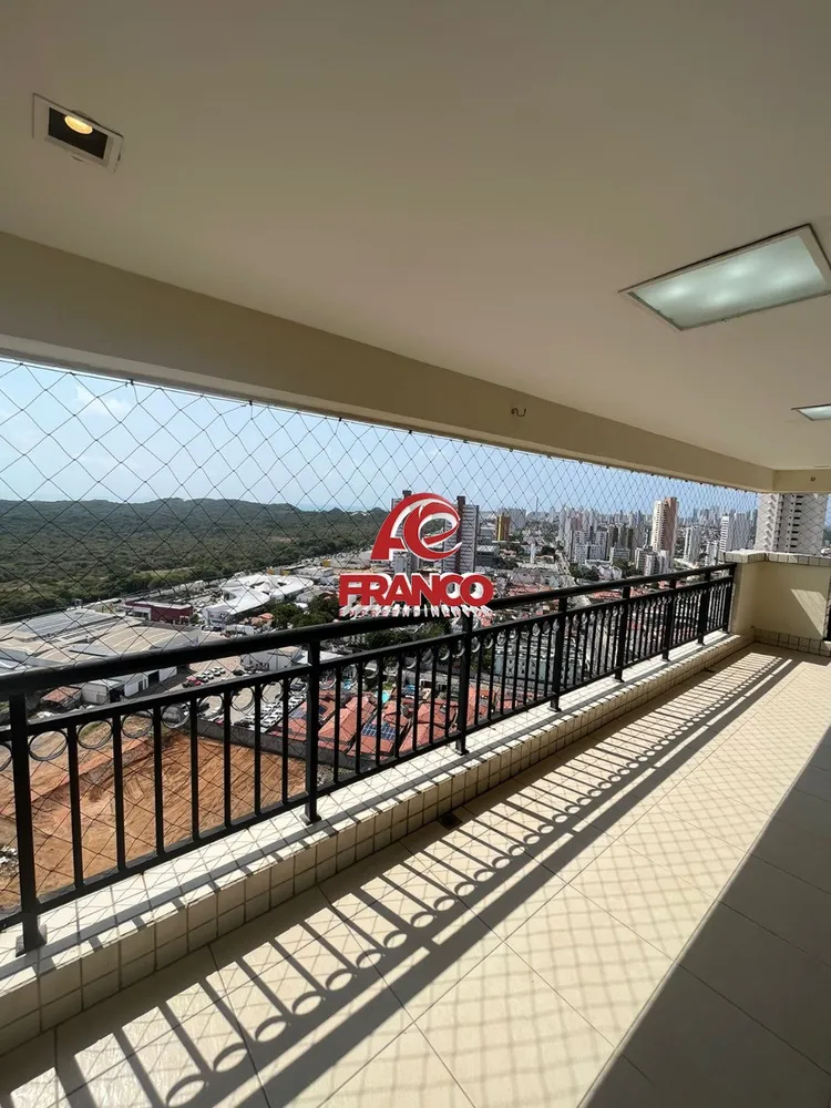 Apartamento, 3 quartos, 196 m² - Foto 2