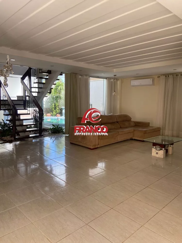 Casa à venda com 3 quartos, 300m² - Foto 2