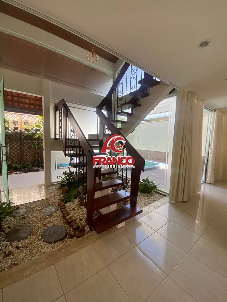 Casa à venda com 3 quartos, 300m² - Foto 4