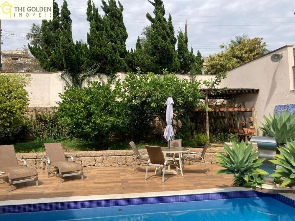 Sobrado, 1 quarto, 737 m² - Foto 1