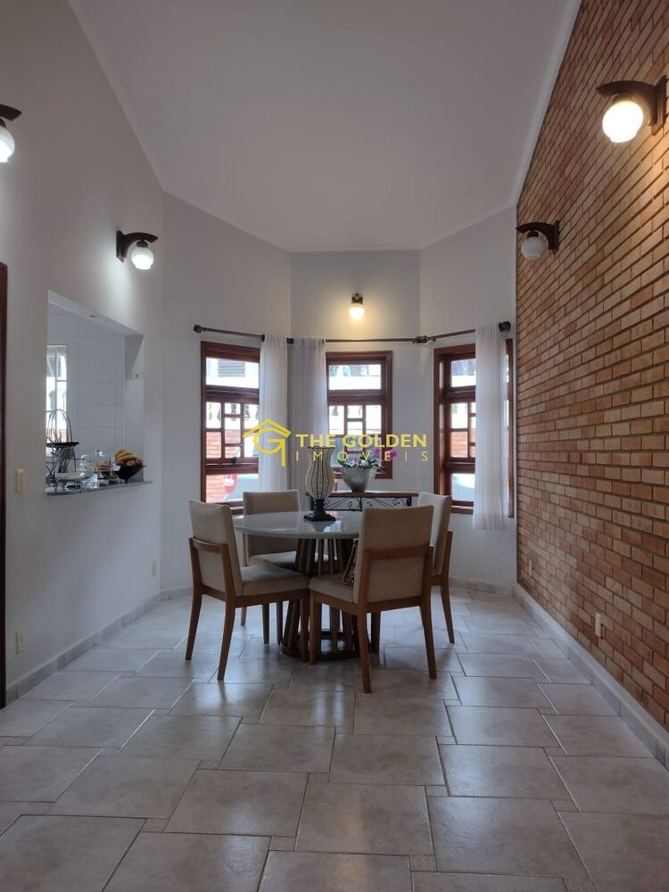 Chácara à venda com 3 quartos, 1080m² - Foto 2