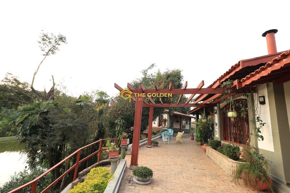 Chácara, 4 quartos, 1746 m² - Foto 1