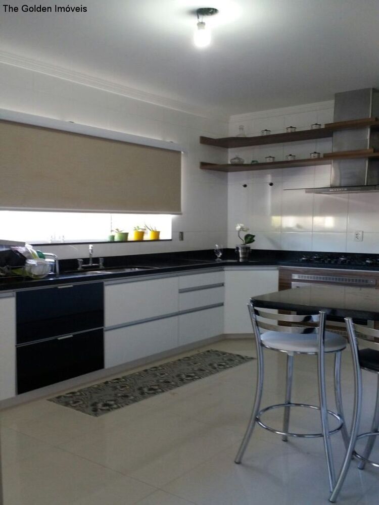 Chácara à venda com 3 quartos, 250m² - Foto 2