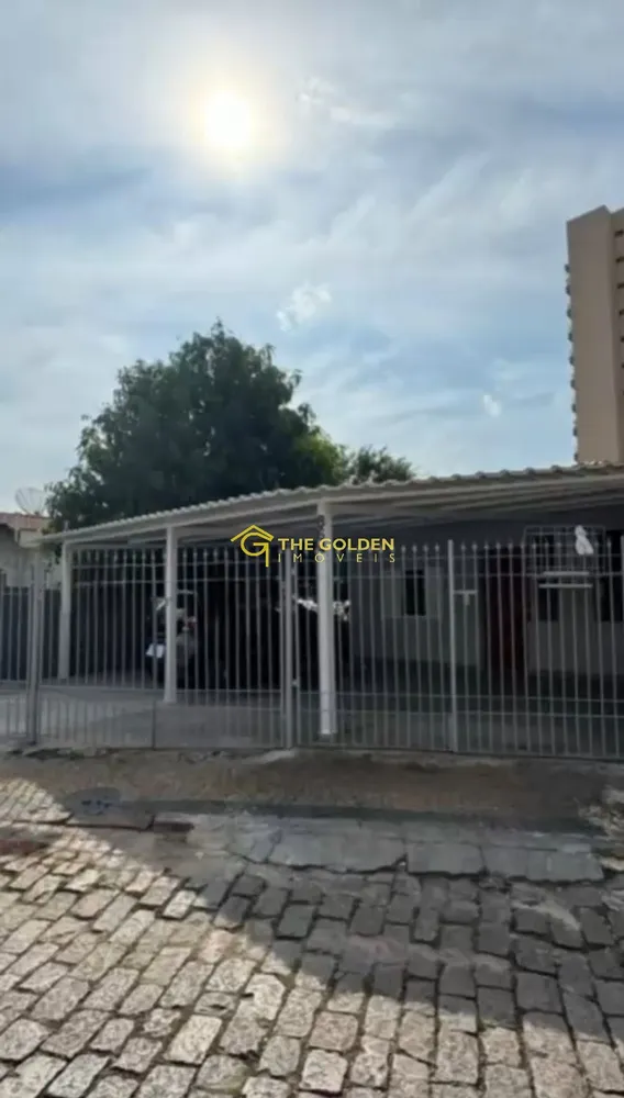 Casa, 3 quartos, 228 m² - Foto 1