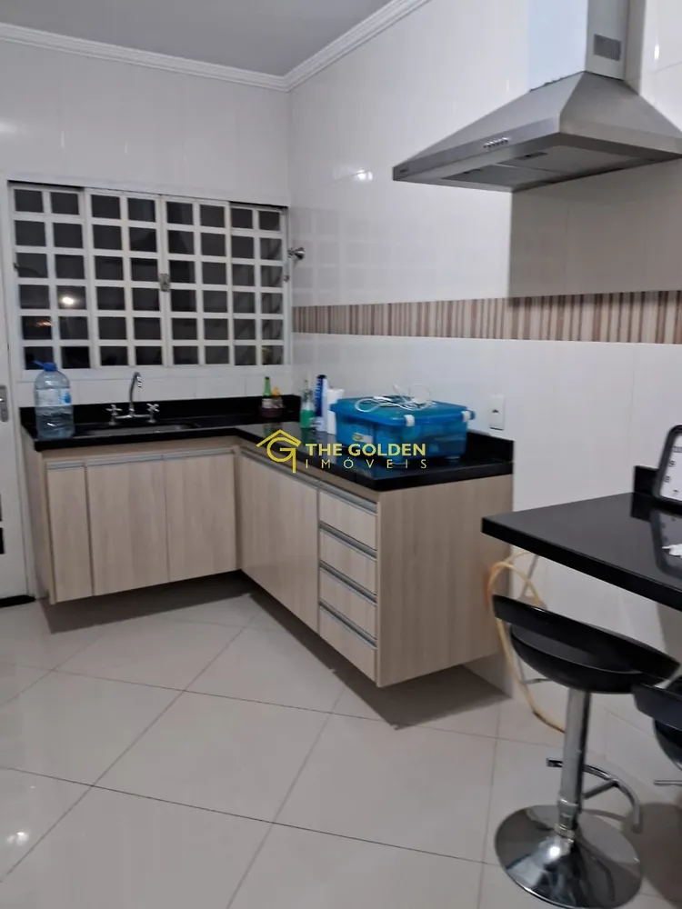 Sobrado, 3 quartos, 200 m² - Foto 2
