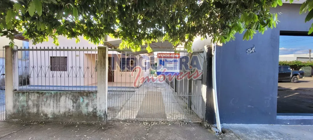 Casa à venda com 2 quartos, 300m² - Foto 1