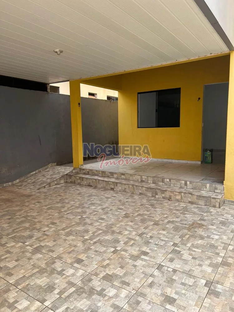 Casa à venda com 2 quartos, 65m² - Foto 3