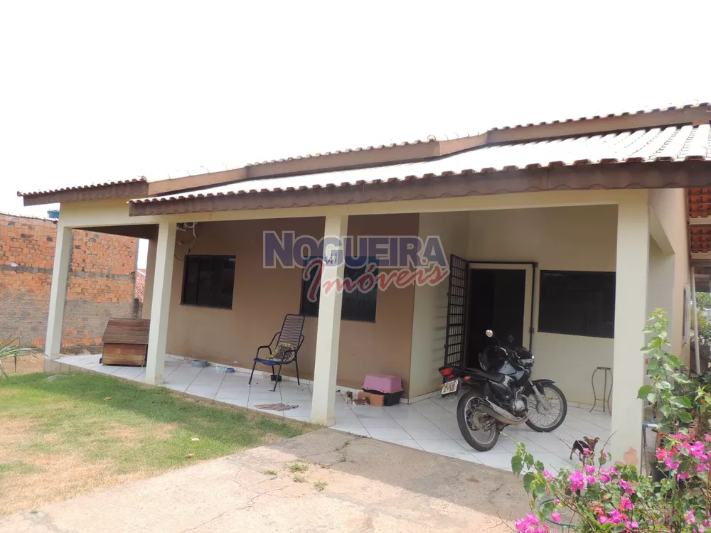 Casa à venda com 2 quartos, 1200m² - Foto 2