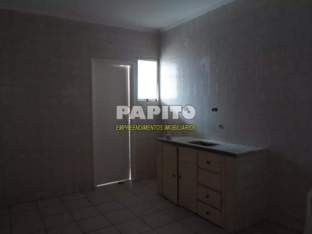 Apartamento à venda com 2 quartos, 65m² - Foto 2