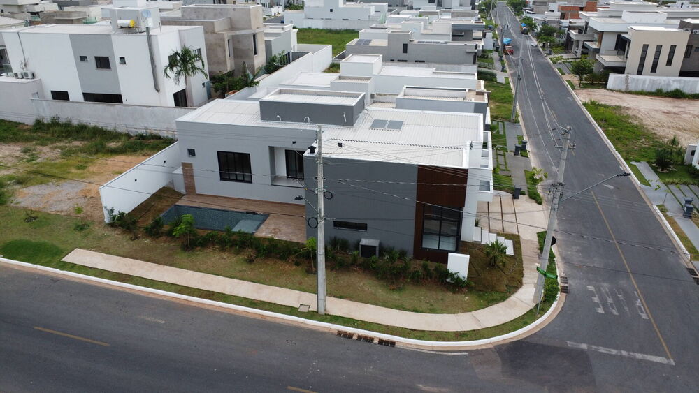 Casa à venda com 3 quartos, 213m² - Foto 2