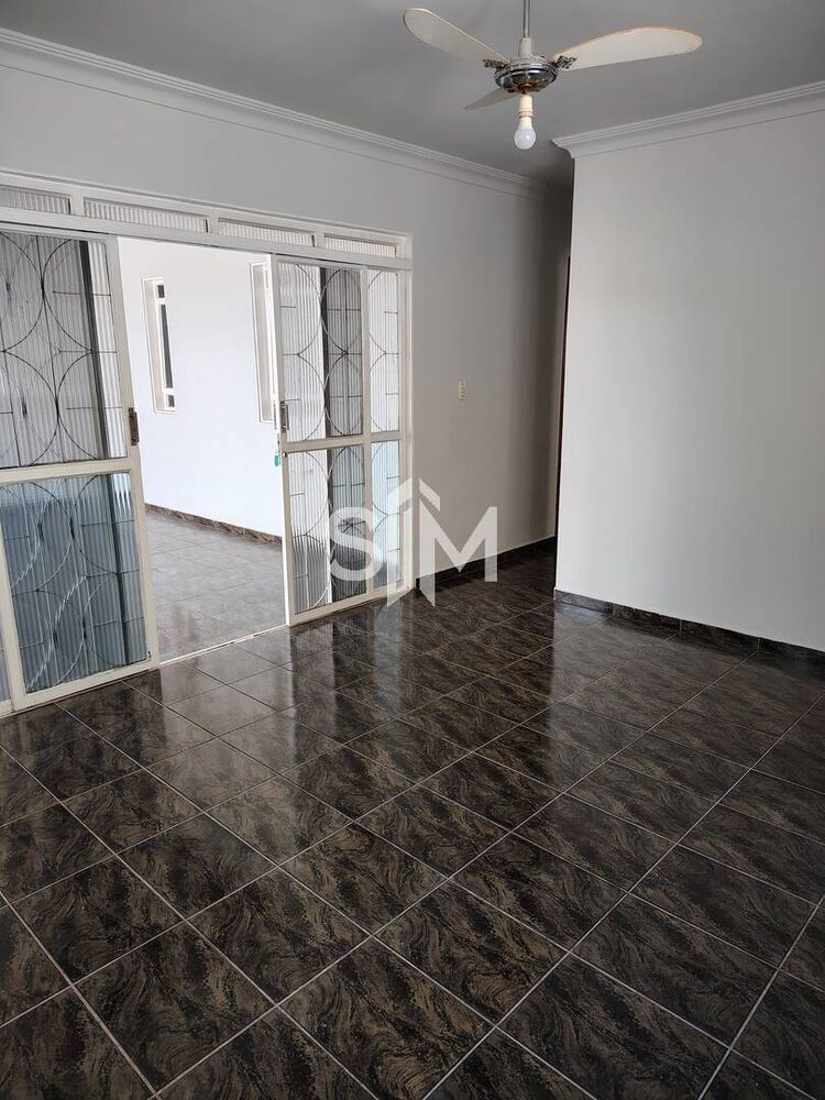 Casa à venda com 4 quartos, 153m² - Foto 3