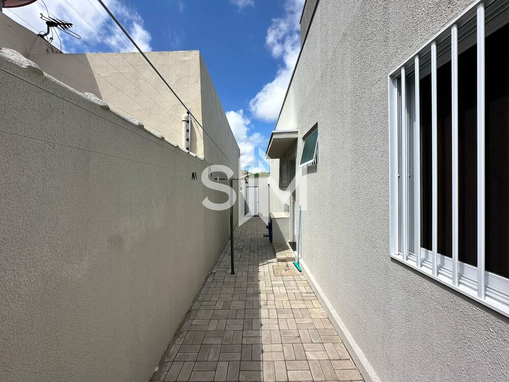 Casa à venda com 3 quartos, 180m² - Foto 3