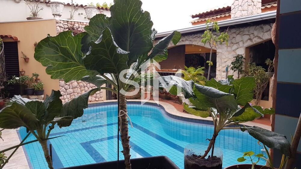 Casa à venda com 3 quartos, 432m² - Foto 1