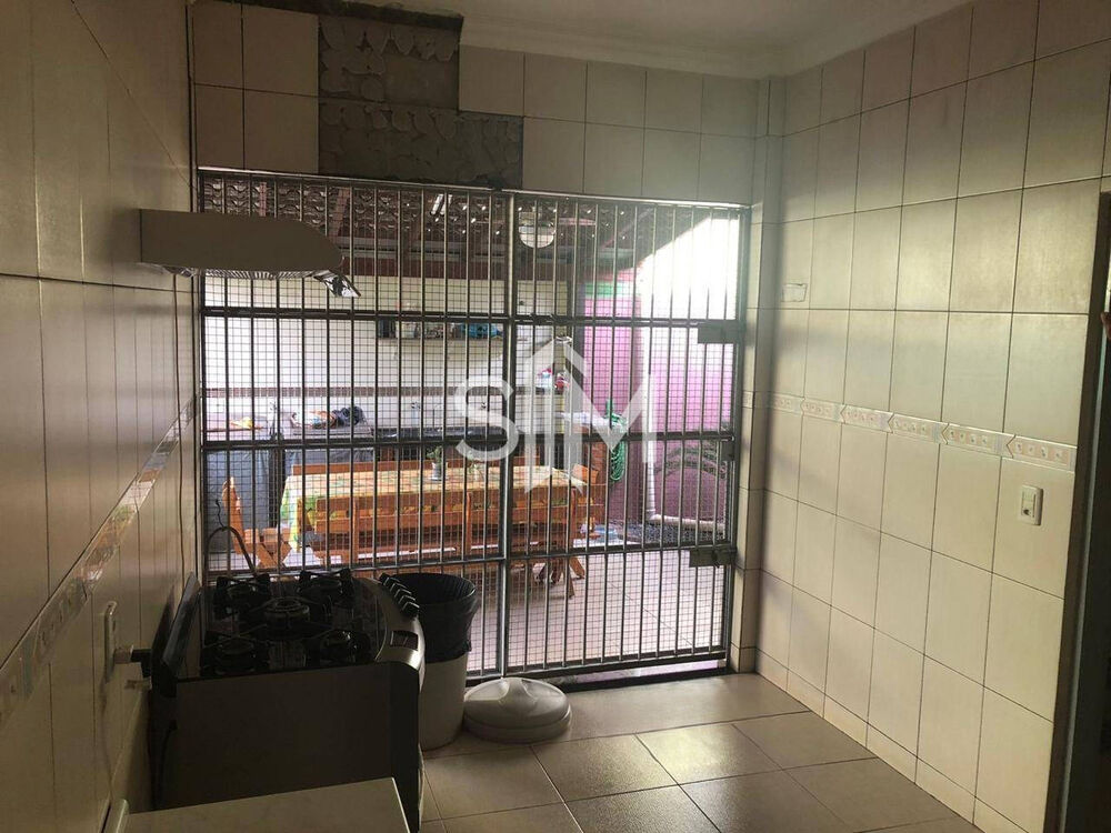 Casa à venda com 3 quartos, 348m² - Foto 8