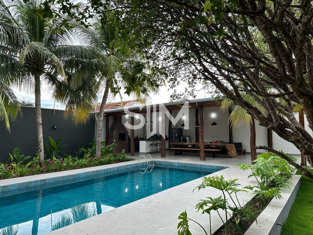 Casa à venda com 4 quartos, 320m² - Foto 2