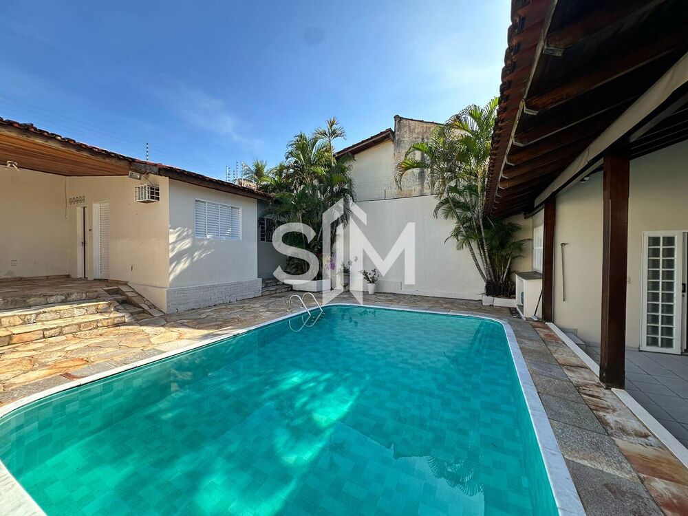 Casa à venda com 3 quartos, 299m² - Foto 2
