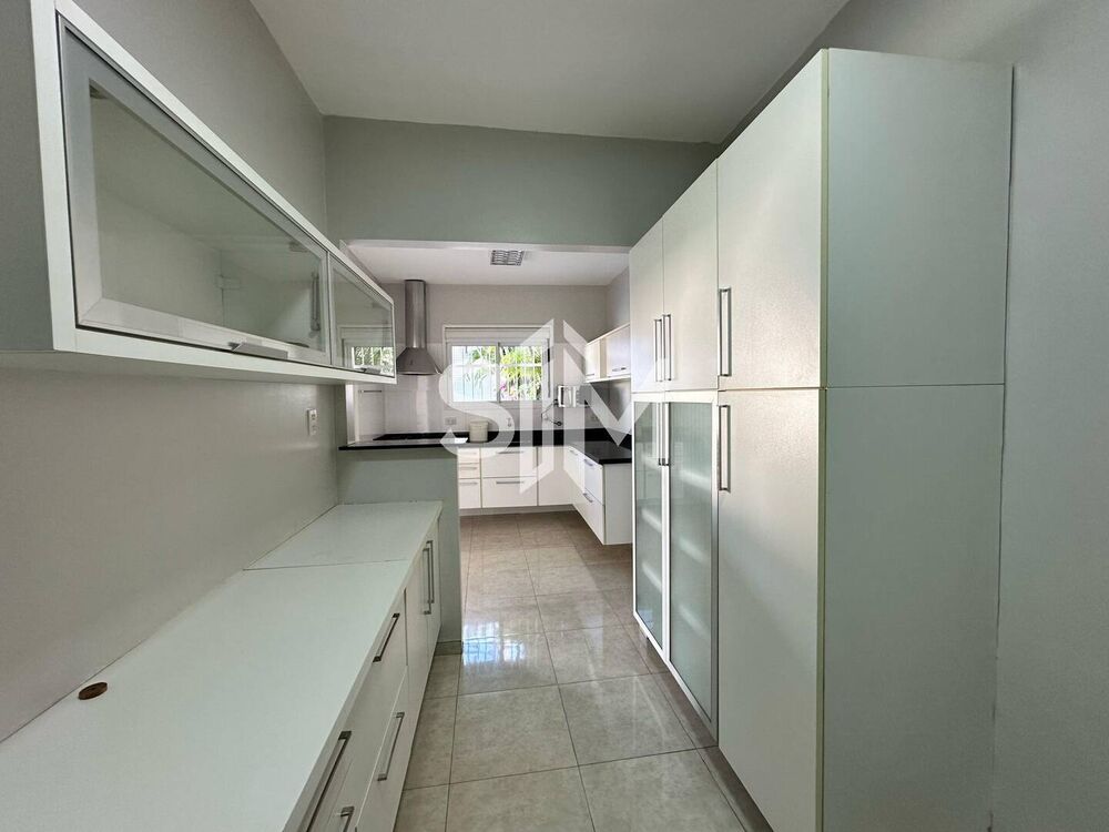 Casa à venda com 3 quartos, 299m² - Foto 11