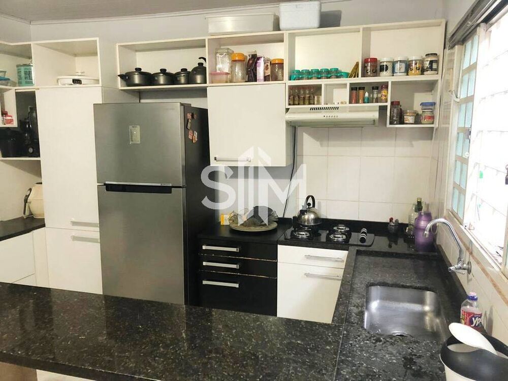 Casa à venda com 2 quartos, 180m² - Foto 7