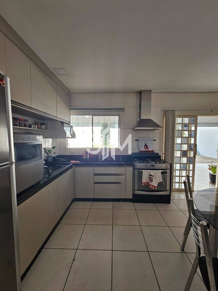 Casa à venda com 3 quartos, 288m² - Foto 13