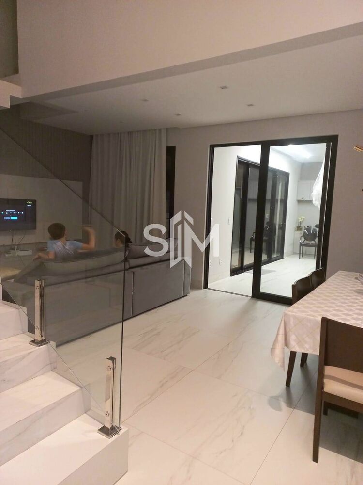 Casa de Condomínio à venda com 4 quartos, 250m² - Foto 4