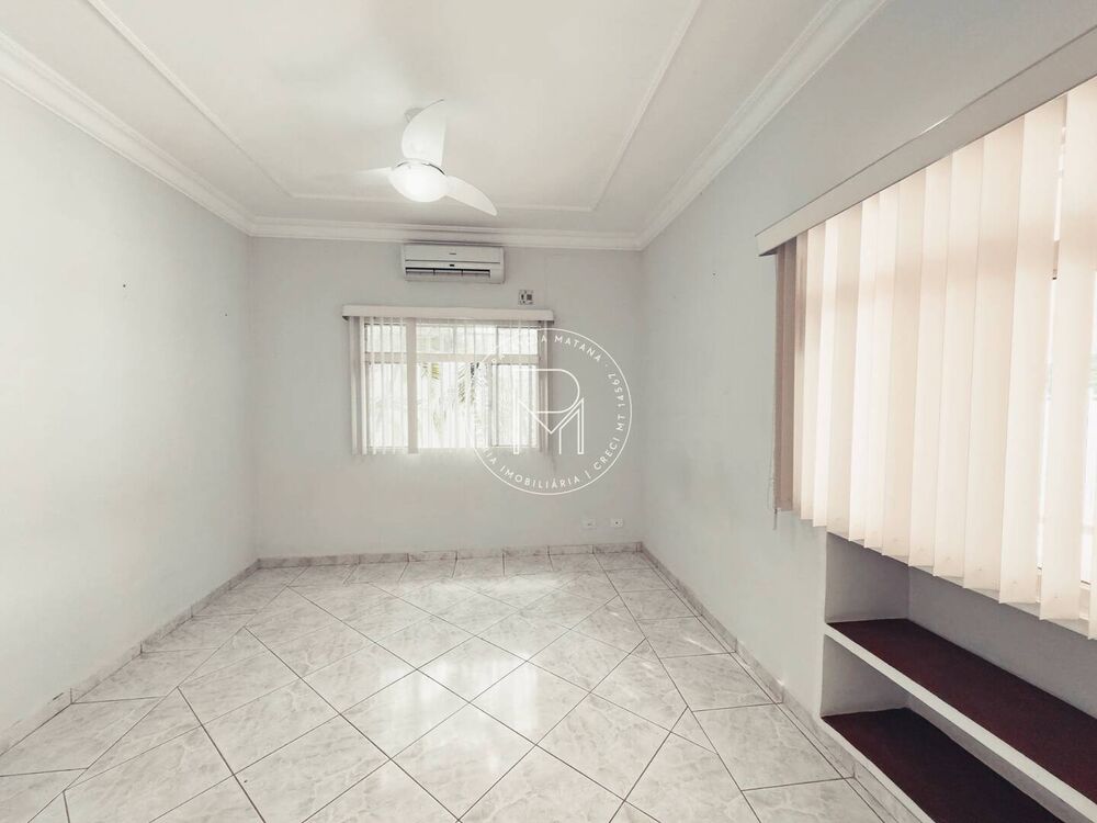 Casa à venda com 4 quartos, 300m² - Foto 2