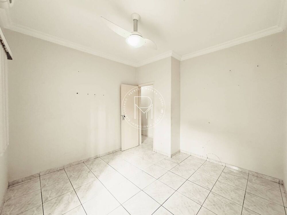 Casa à venda com 4 quartos, 300m² - Foto 3