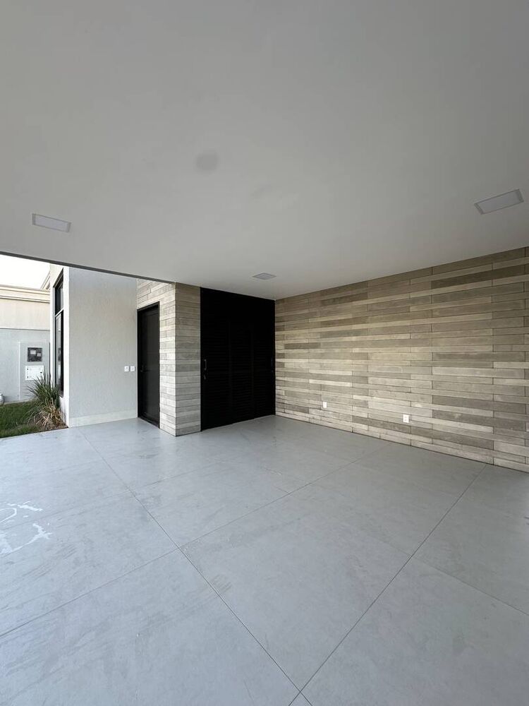 Casa à venda com 3 quartos, 245m² - Foto 2