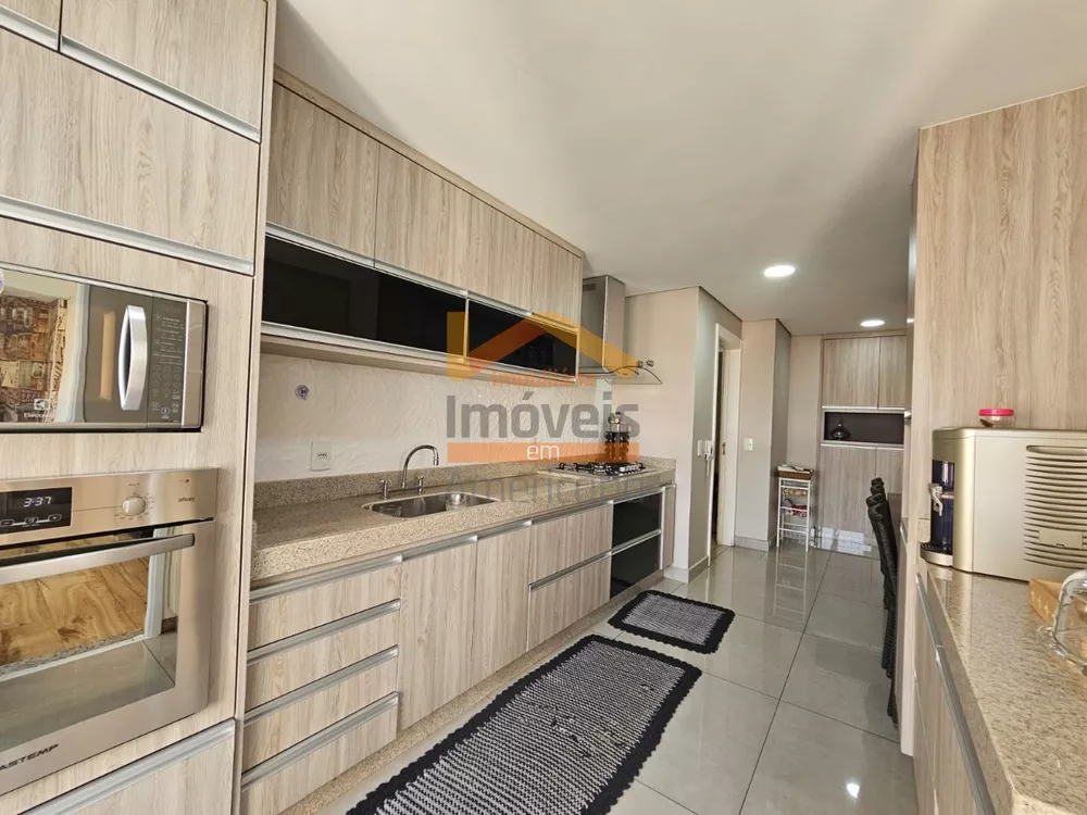 Apartamento à venda com 3 quartos, 153m² - Foto 8