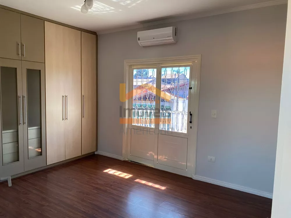 Sobrado à venda com 3 quartos, 300m² - Foto 2