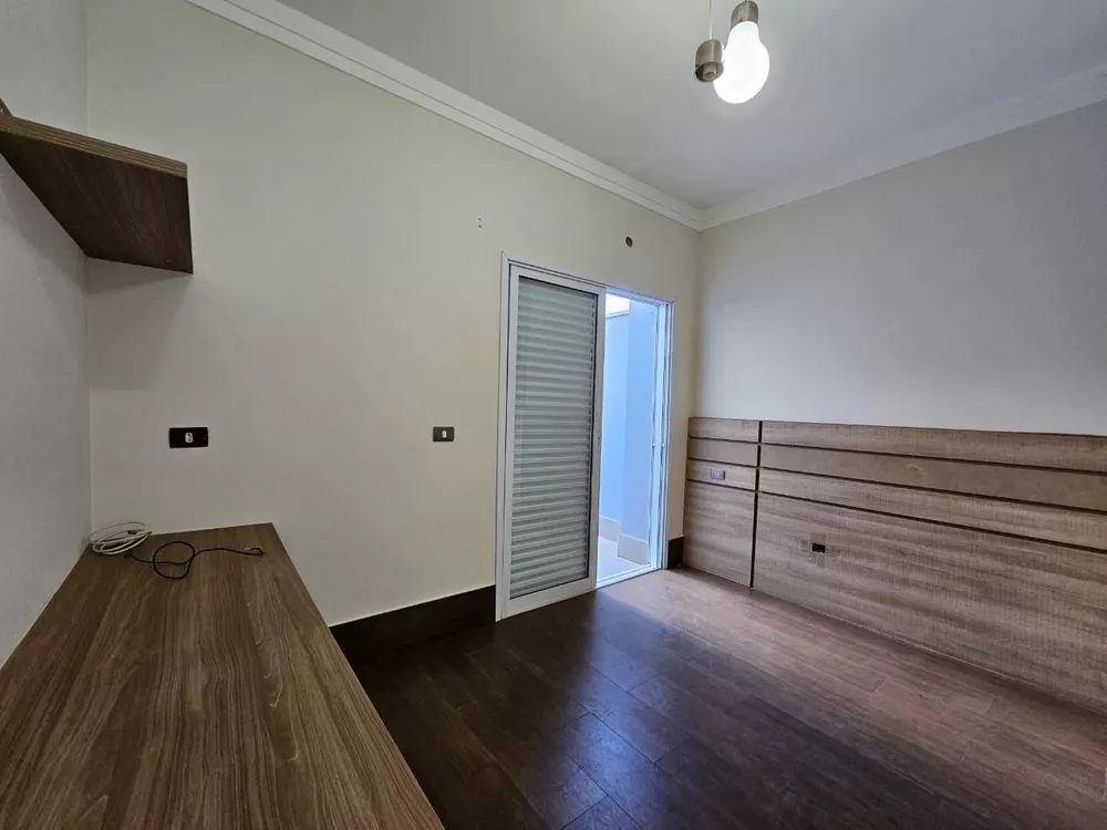 Casa de Condomínio para alugar com 3 quartos, 233m² - Foto 4