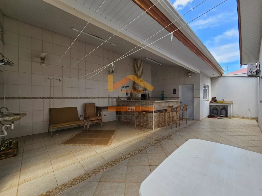 Casa, 3 quartos, 196 m² - Foto 4