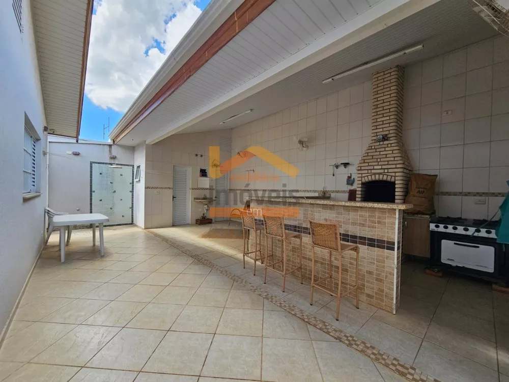 Casa, 3 quartos, 196 m² - Foto 2