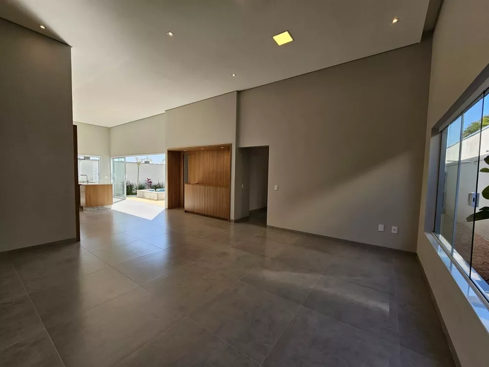 Casa de Condomínio à venda com 3 quartos, 240m² - Foto 3