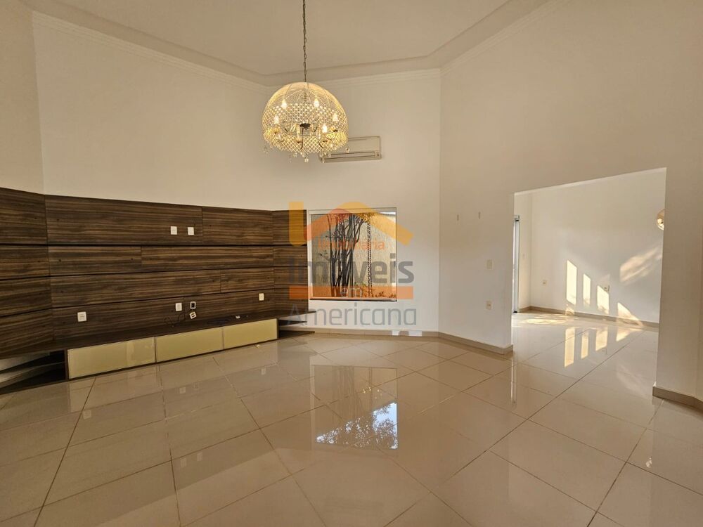 Casa de Condomínio à venda com 3 quartos, 232m² - Foto 2